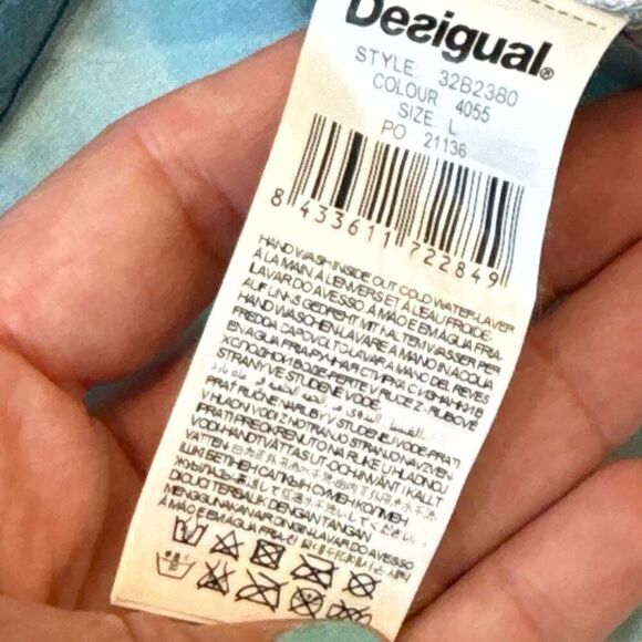 Desigual blouse size large - Picture 5 of 7